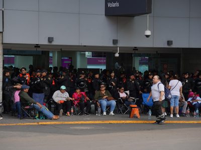 Embajada de EU emite “alerta de seguridad” por bloqueos del CNTE en el AICM