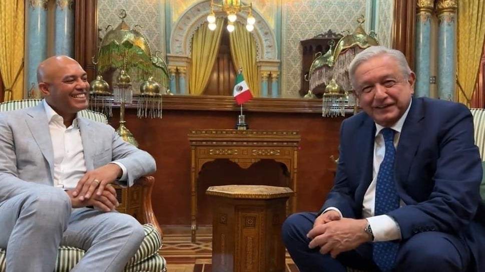 El presidente Andrés Manuel López Obrador recibe en Palacio Nacional al expitcher panameño Mariano Rivera