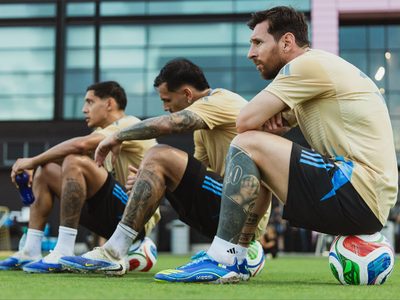 Así fue el minuto de silencio de la Selección argentina por Russo