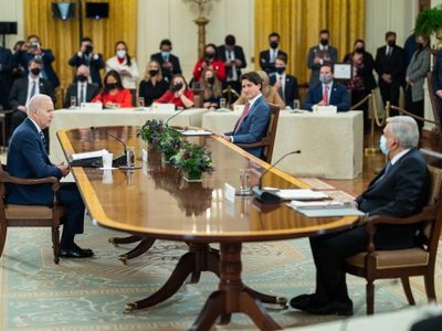 Sheinbaum: reunión de AMLO, Biden y Trudeau fue "entre iguales, no de patio trasero”