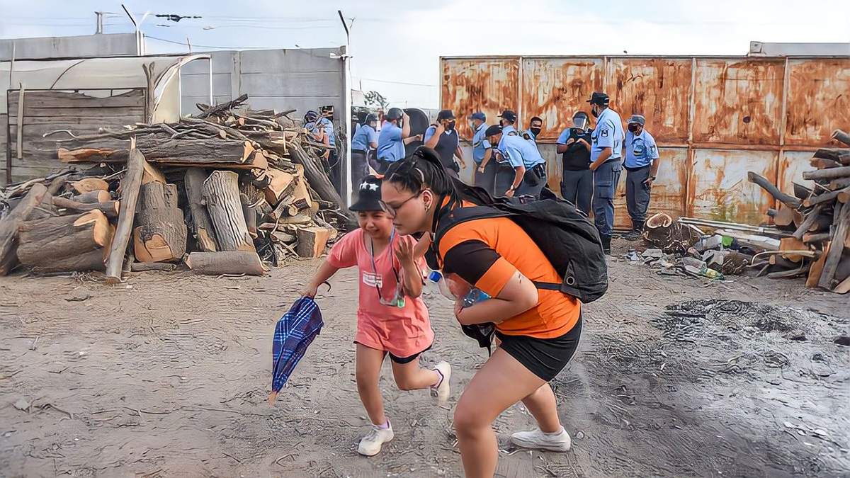 Disturbios en un partido de fútbol en Neuquén Capital. Fuente: (Twitter)
