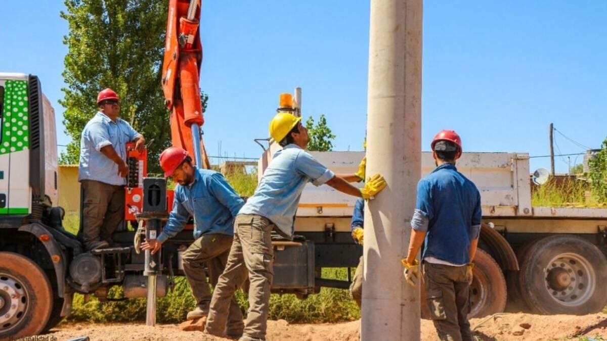 Piden a las cooperativas que terminen las obras. Fuente (Municipalidad de Plottier).