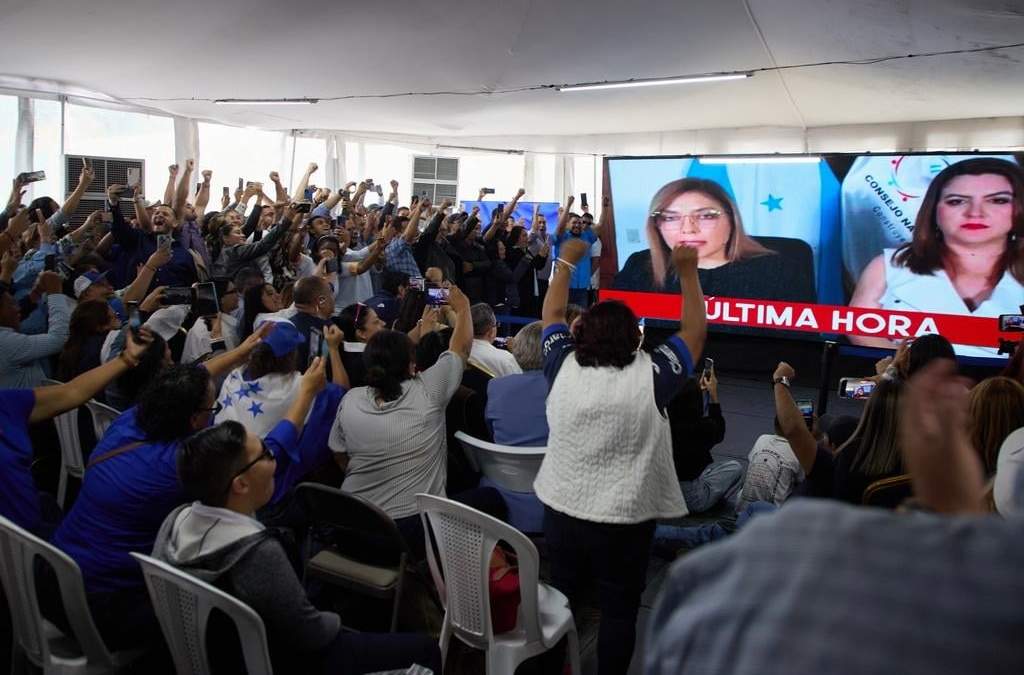 Celebran simpatizantes de Nasry Asfura