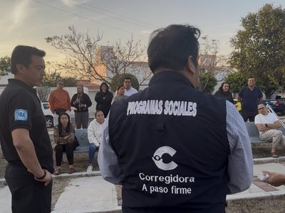 Funcionarios juntan logos del PAN y del gobierno al presentar programas sociales en Querétaro