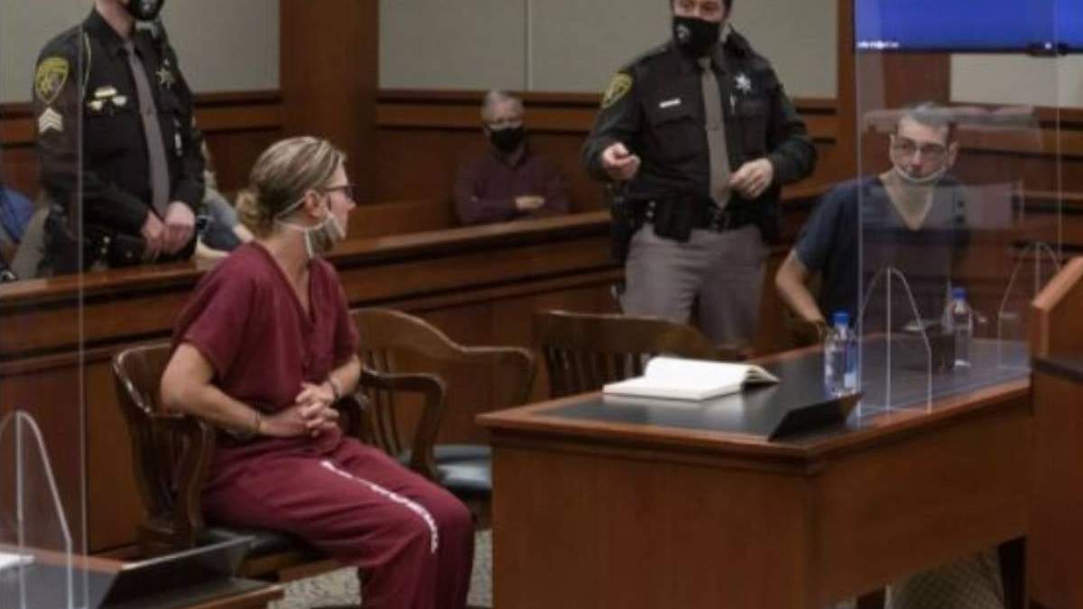 James y Jennifer Crumbley, padres del joven de 15 años acusado de matar a cuatro de sus compañeros de escuela en Míchigan