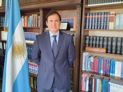 El juez que otorgó la cautelar a favor de Karina Milei es investigado por abuso y maltrato