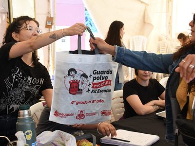 Neuquén entregó más de 20.000 kits escolares y prevé superar los 40.000 esta semana
