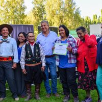 Neuquén entregó créditos para la producción y firmó un convenio con la Sociedad Rural