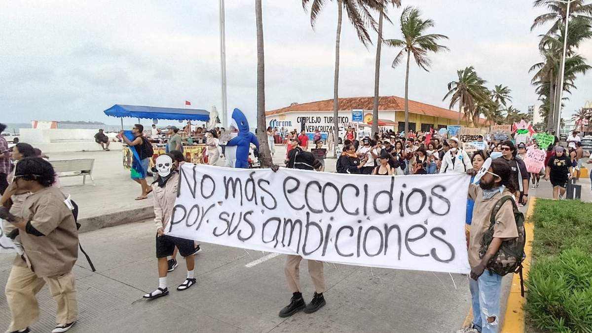 Diputados plantean que titulares de Pemex y Semarnat comparezcan por derrame de hidrocarburo