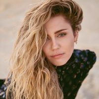 "¡El gran secreto!": Miley Cyrus sorprende al mostrar cómo se relaja en cuarentena. ¿Lo intentarás?