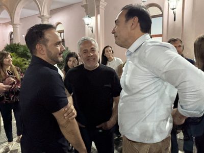 Milei perdió en Corrientes, pero Cornejo viajó a festejar con Valdés