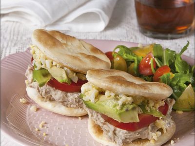Bocaditos de atún, huevo y tomate: en pocos minutos, resolvé la cena de las vacaciones con esta genial receta