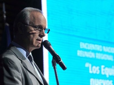 Gollán anunció auditoría por vacunas vencidas en la provincia, no descarta denunciar a Vidal