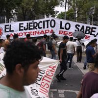 Acuerdan plan de acción para exigir reunión inmediata entre AMLO y padres de los 43 de Ayotzinapa