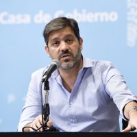 Carlos Bianco pidió responsabilidad para evitar contagios de coronavirus en las fiestas