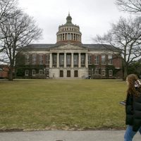 Universidades de EU dicen que el gobierno está revocando las visas de estudiantes internacionales