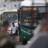 Abaten a un hombre que amagaba con incendiar autobús con rehenes en Río de Janeiro
