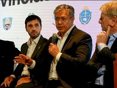 Gobernadores de provincias patagónicas se unieron en el combate de los incendios en la zona cordillerana