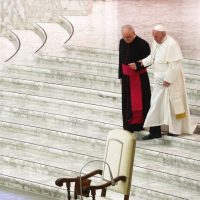 El Papa aplaude tratado internacional para prohibición de armas nucleares