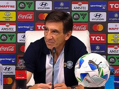 Gustavo Costas, dolido tras la derrota de Racing: “Defraudé a mi gente”