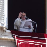 El Papa pide "diálogo" en Sri Lanka tras la crisis y reclama la paz en Ucrania