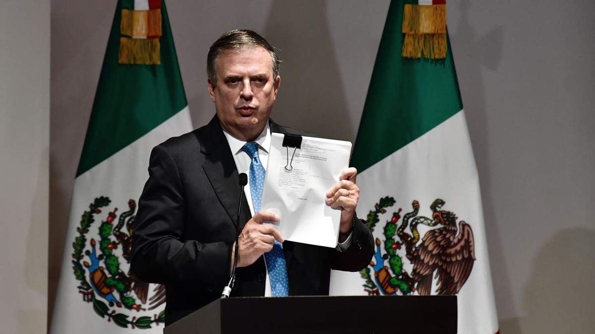 El canciller Marcelo Ebrard al anunciar la denuncia de México contra fabricantes de armas de EU