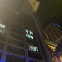 Mujer se lanza del octavo piso de un hotel en Paseo de la Reforma