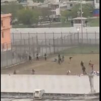 Muere uno durante operativo de traslado de reos del penal de Topo Chico, NL (video)