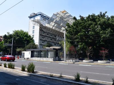 Personal del Hospital 20 de Noviembre del ISSSTE protesta por retraso en vales de fin de año