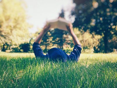 El simple truco para que tu césped se mantenga verde y radiante en otoño e invierno