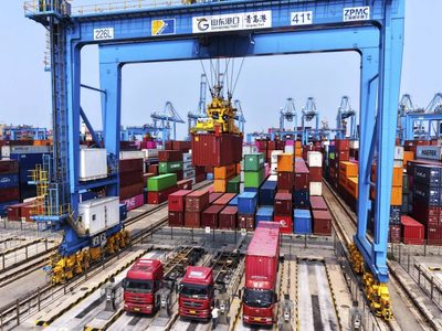 Economía china se desacelera por guerra comercial: afecta ventas minoristas, vivienda e inversión