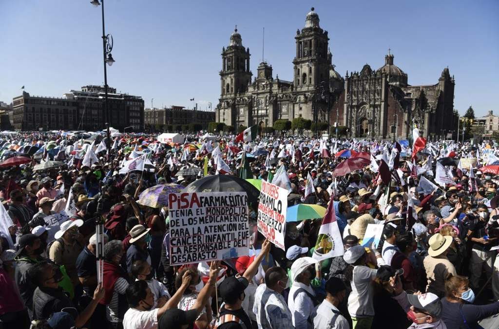Simpatizantes del presidente López Obrador en la denominada #MarchaDelMillón.