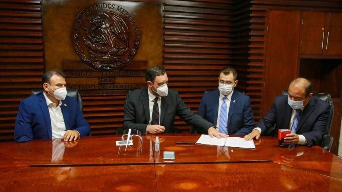El gobernador Alejandro Tello entregó la iniciativa de ley al Congreso de Zacatecas