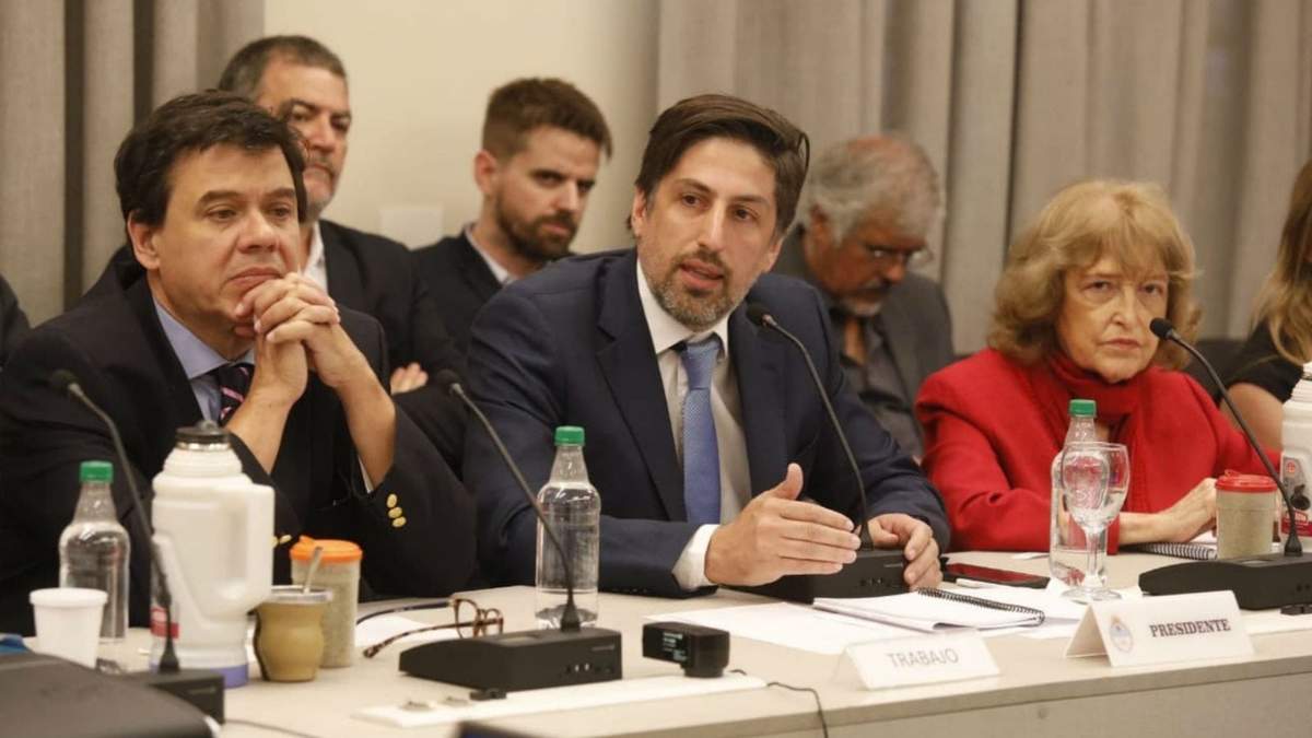 Nicolás Trotta junto al ministro de Trabajo, Claudio Moroni. Foto (Twitter).