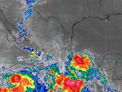 "Dos-E" se convertirá en ciclón; habrá lluvias torrenciales en Chiapas, Guerrero y Oaxaca