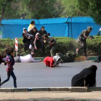 Ataque durante desfile militar en Irán deja 24 muertos