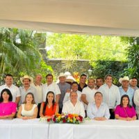 Cuauhtémoc Blanco celebra acto proselitista en la residencia oficial de gobierno Casa Morelos