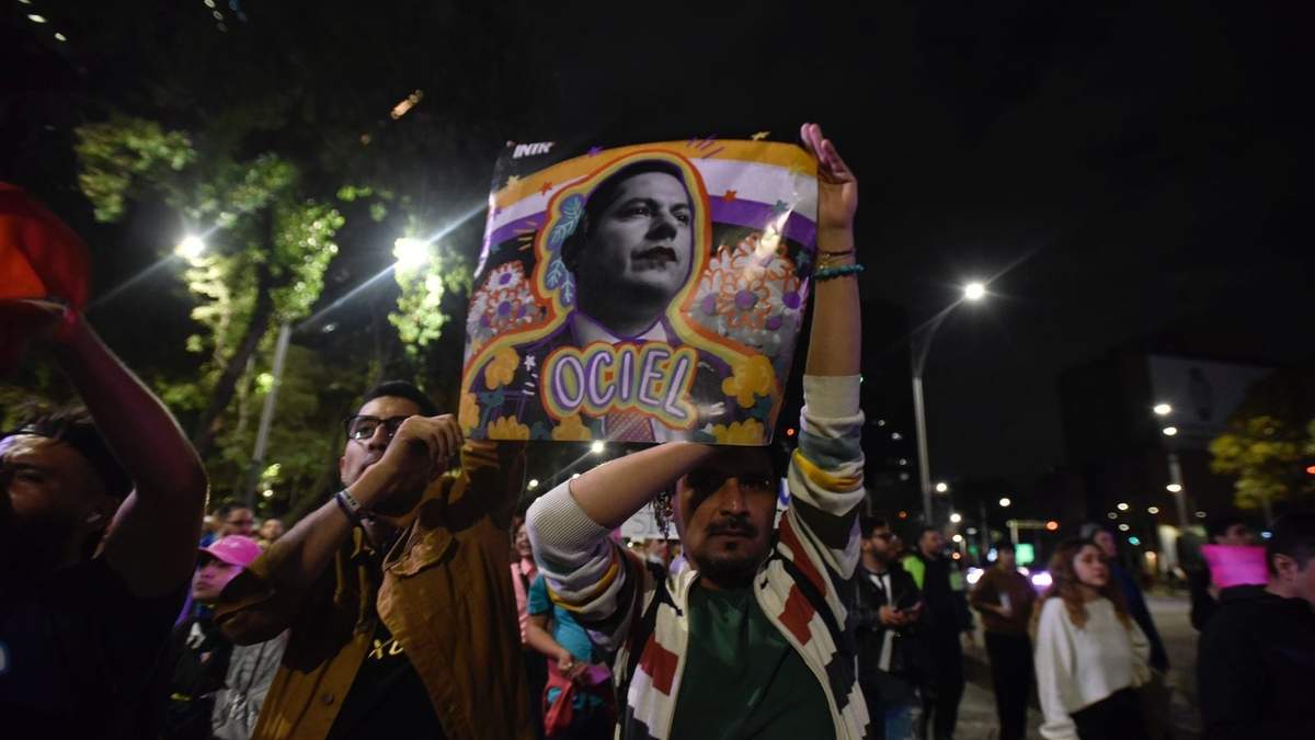 Marcha en CDMX por el asesinato de Baena. Reclamos de justicia