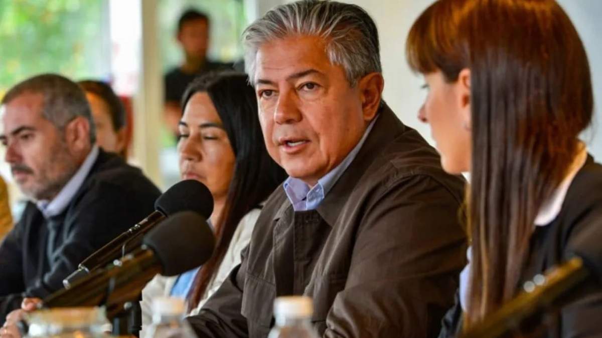 El gobernador presentó los programas de beneficios en un acto en Villa Traful. Fuente: (Gobierno de Neuquén)