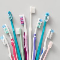 Con 1 solo producto, mantené el contenedor de tus cepillos de dientes impecable y sin mal olor