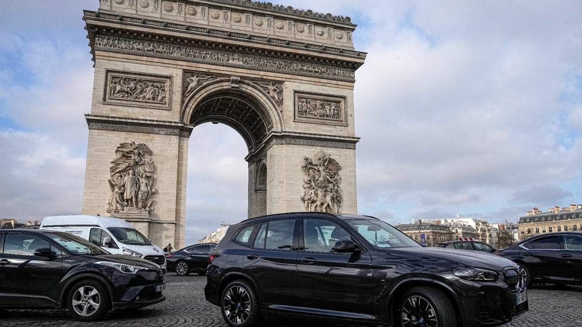 SUV.  Estacionamientos más caros que un auto chico