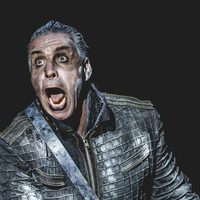 ¡Conmoción por Till Lindemann! El vocalista de Rammstein está grave. ¡Tiene CORONAVIRUS!