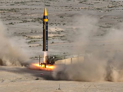 Irán presenta nuevo modelo de misil entre tensiones por su programa nuclear