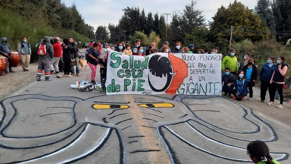 Protesta de Salud en Villa La Angostura. Fuente: (Twitter)