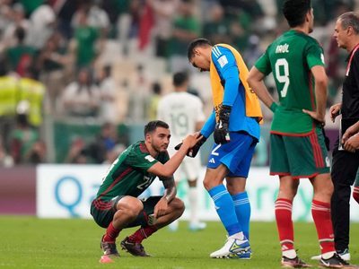 El club alemán Bayer Leverkusen “coquetea” con Luis Chávez tras su golazo a Arabia Saudita