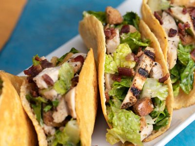 Tacos César: la versión más original de la famosa ensalada, en una versión perfecta para quedar como un chef