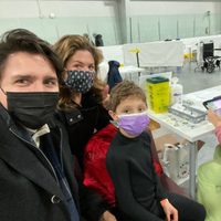 Justin Trudeau da positivo a covid-19; llama a la población a vacunarse