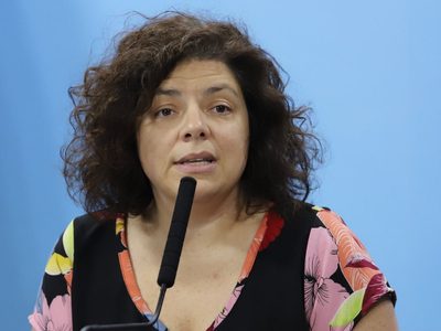 Carla Vizzotti informó que se evalúa modificar el protocolo para los contactos estrechos