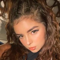 "El video más..." Demi Rose olvida de todo y prende la cámara. ¡Desde las sábanas!