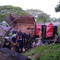 Camión cargado de migrantes choca en Chiapas; hay 16 heridos y 10 muertos